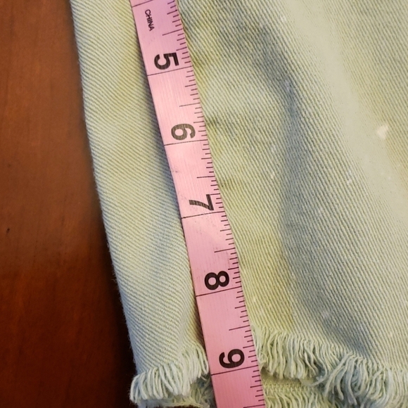 VINTAGE High Waist Pleated Cutoff Distress Shorts - Picture 11 of 12